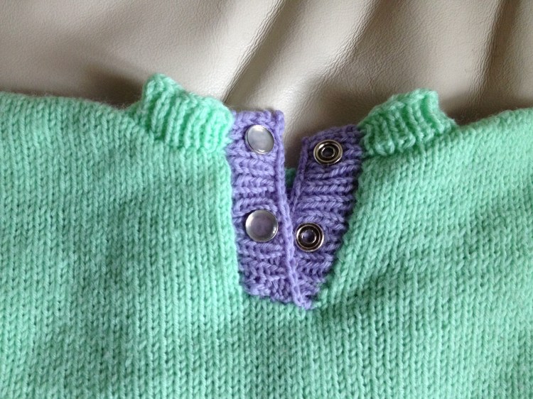 Tutina a maglia con giraffa a pois